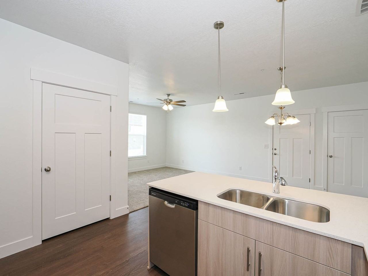 6667 W Twin Rocks Ln - Photo 7 of 30
