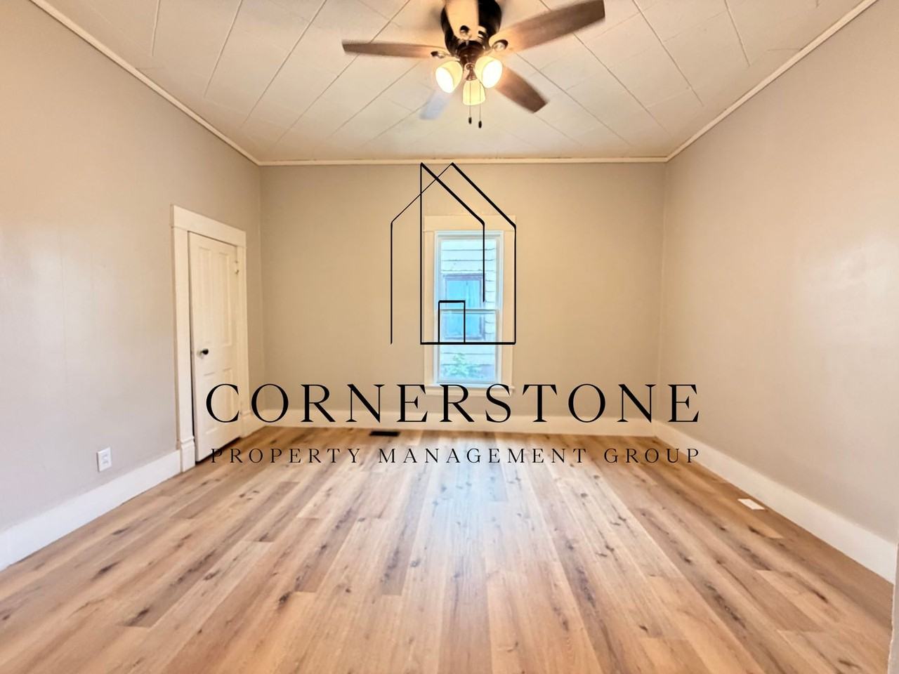 526 S 15th St - Photo 4 of 10
