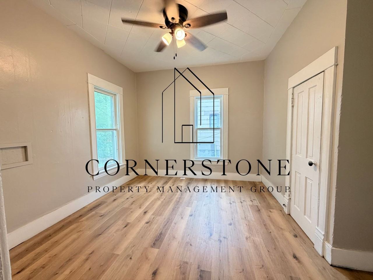 526 S 15th St - Photo 5 of 10