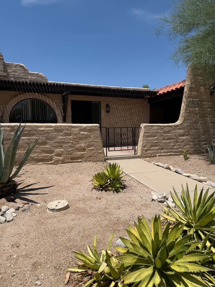 5213 N Tigua Dr
