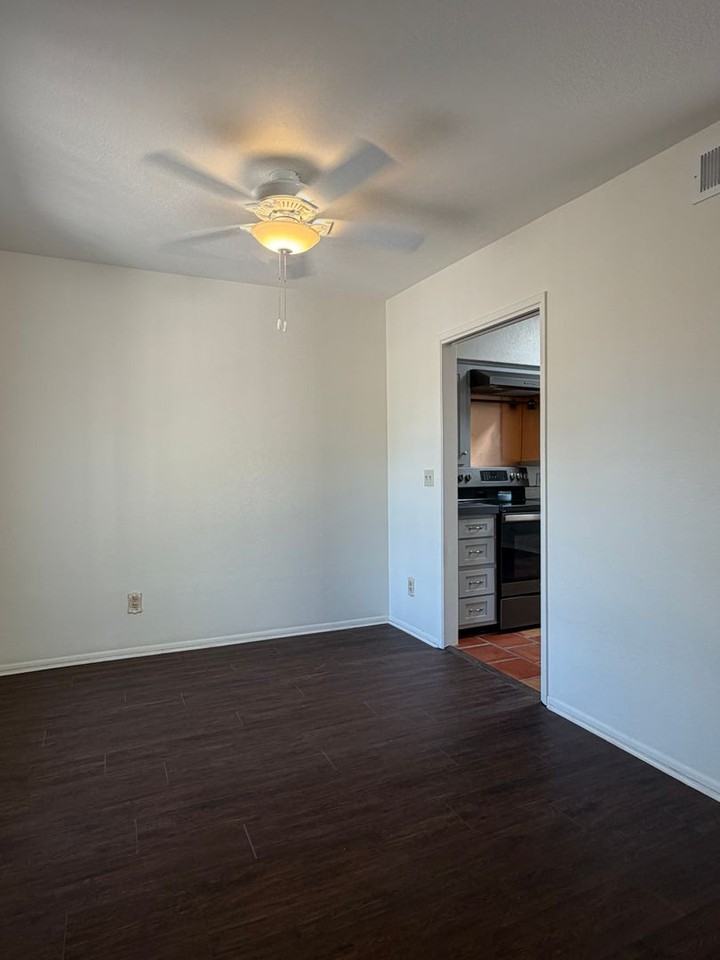 5213 N Tigua Dr - Photo 3 of 21