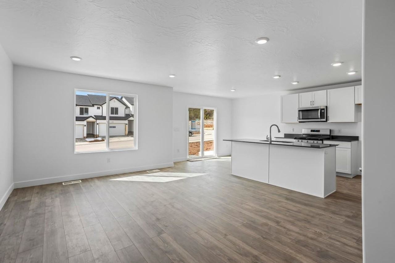 1786 S Wolverine Way - Photo 3 of 28