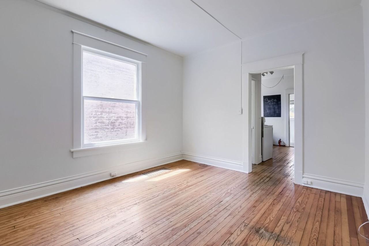 1055 S Pearl St - Photo 5 of 11