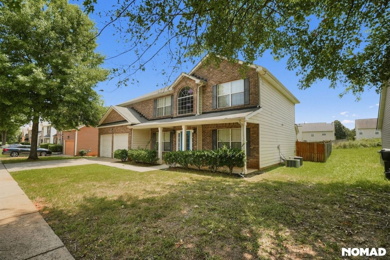 3693 Arminto Dr - Photo 4 of 37
