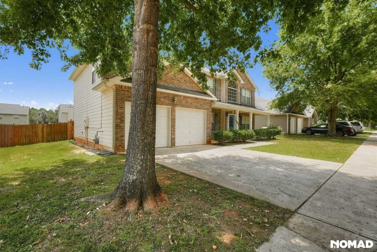 3693 Arminto Dr - Photo 5 of 37