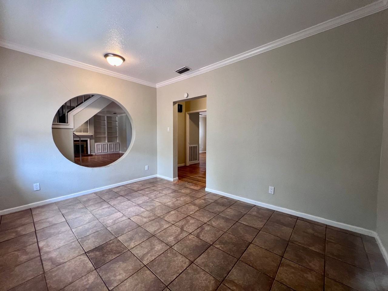 1923 23rd St - Photo 2 of 15