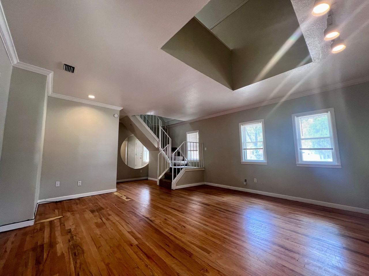 1923 23rd St - Photo 5 of 15