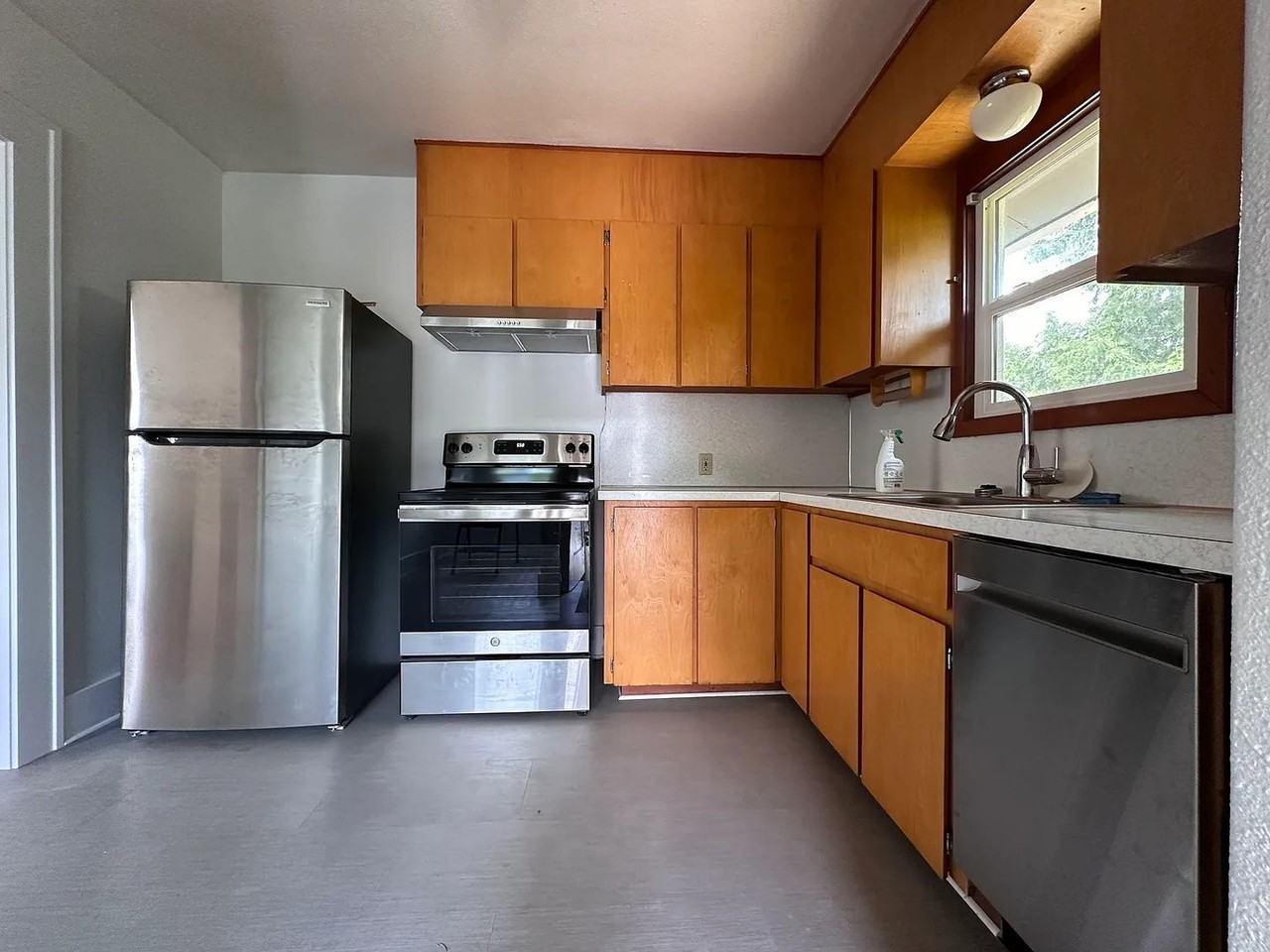 7333 N Fenwick Ave - Photo 4 of 16