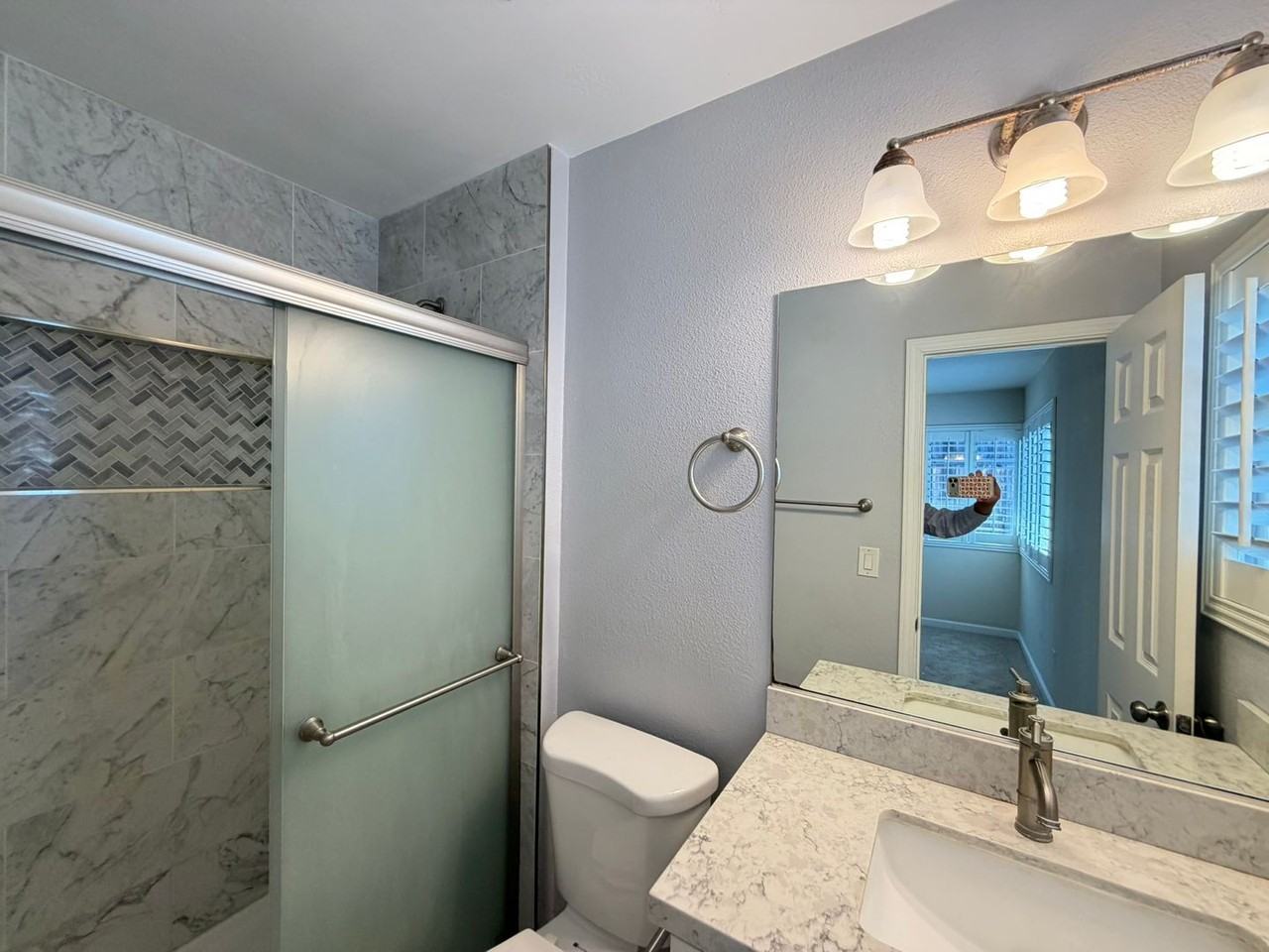 551 Glencrest Dr - Photo 5 of 8