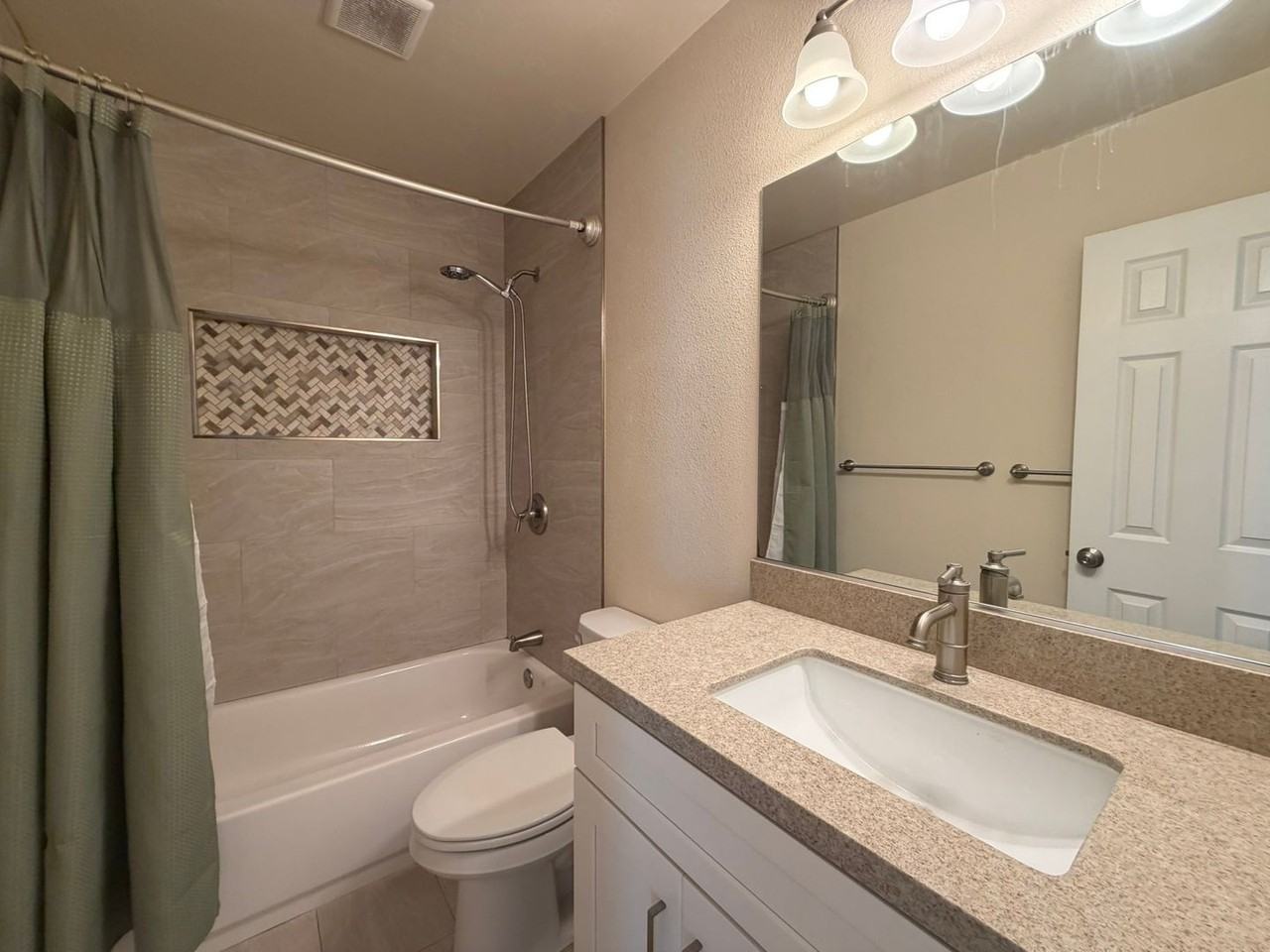 551 Glencrest Dr - Photo 6 of 8