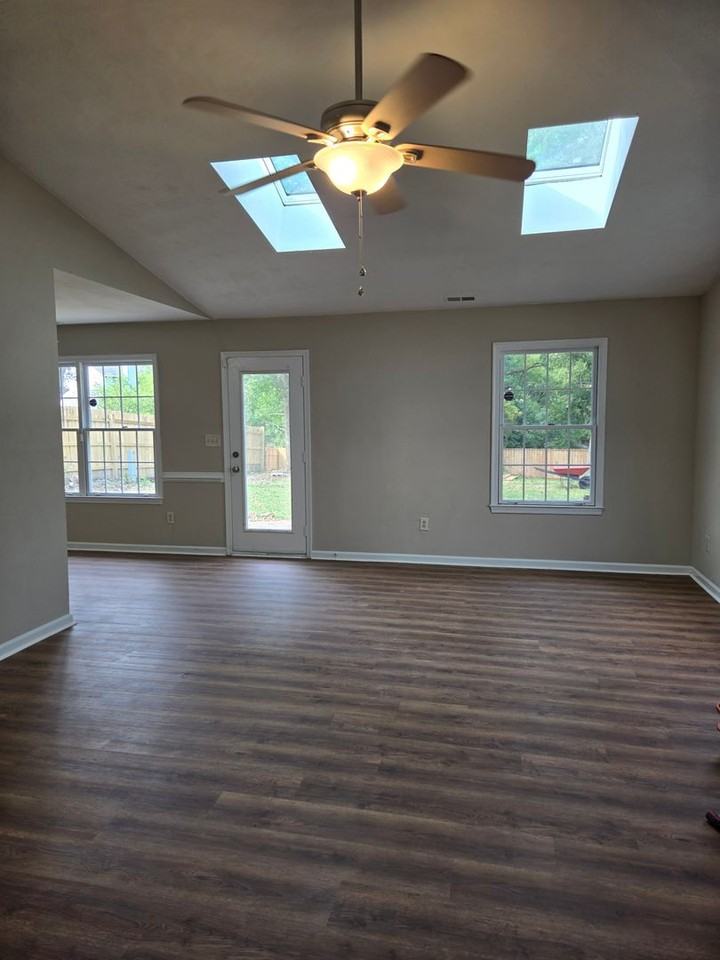 1937 Monument Dr - Photo 3 of 21