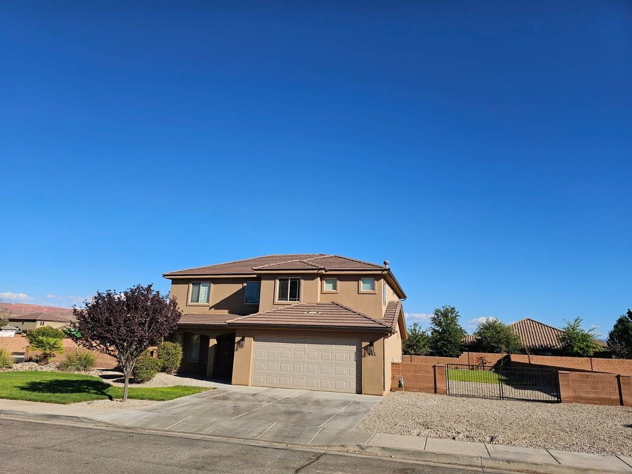 445 W River Willow Ln