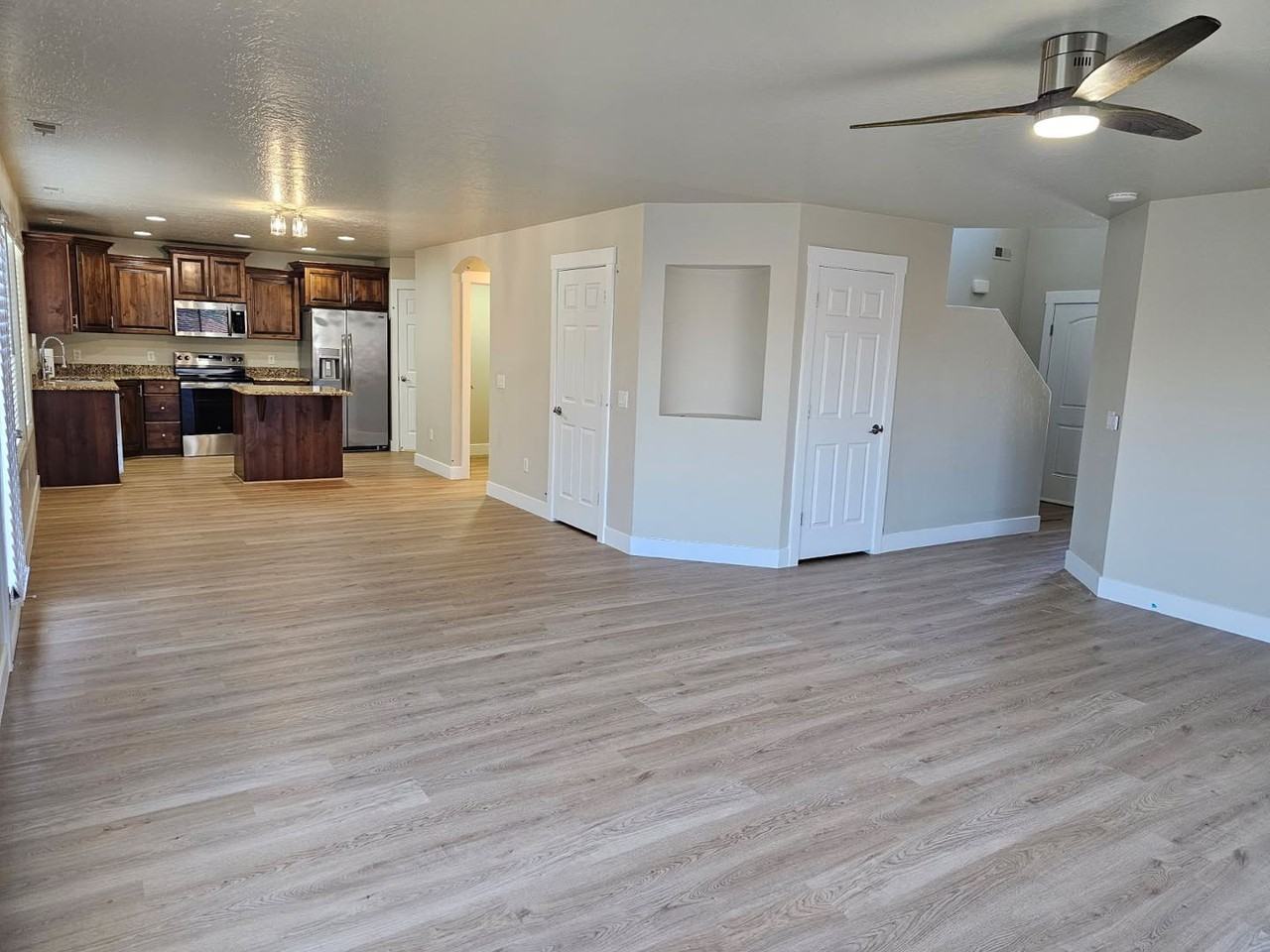 445 W River Willow Ln - Photo 3 of 23