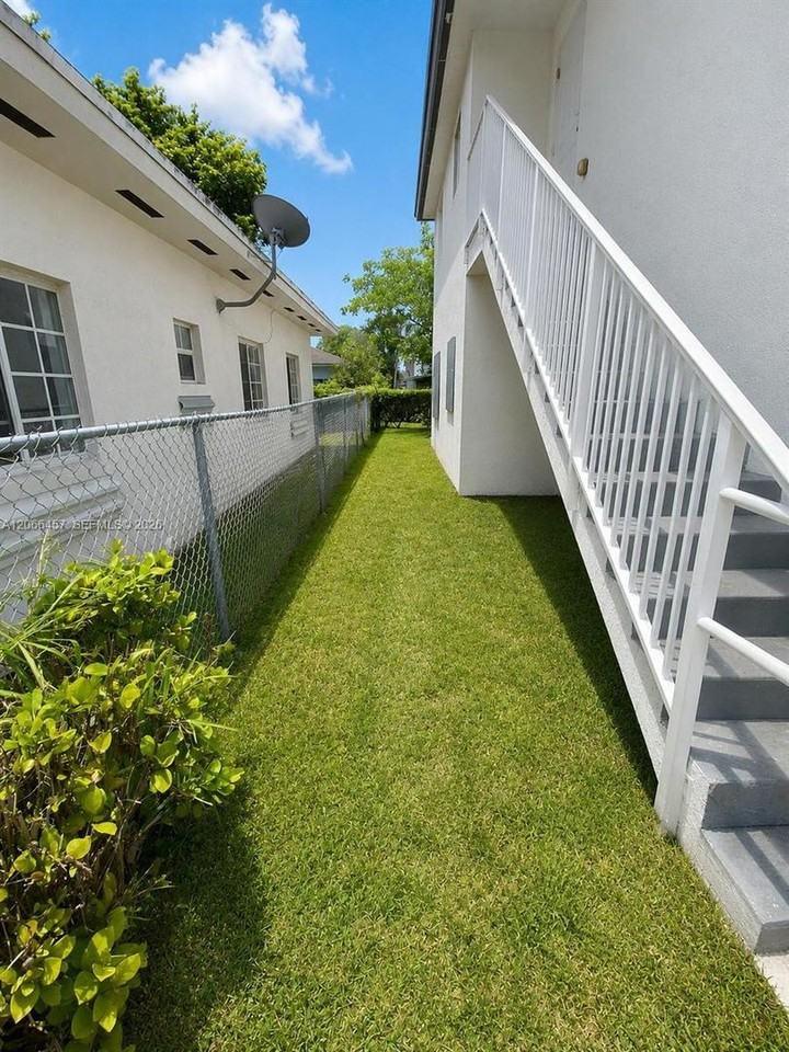 4491 Nw 23rd Ave - Photo 7 of 11