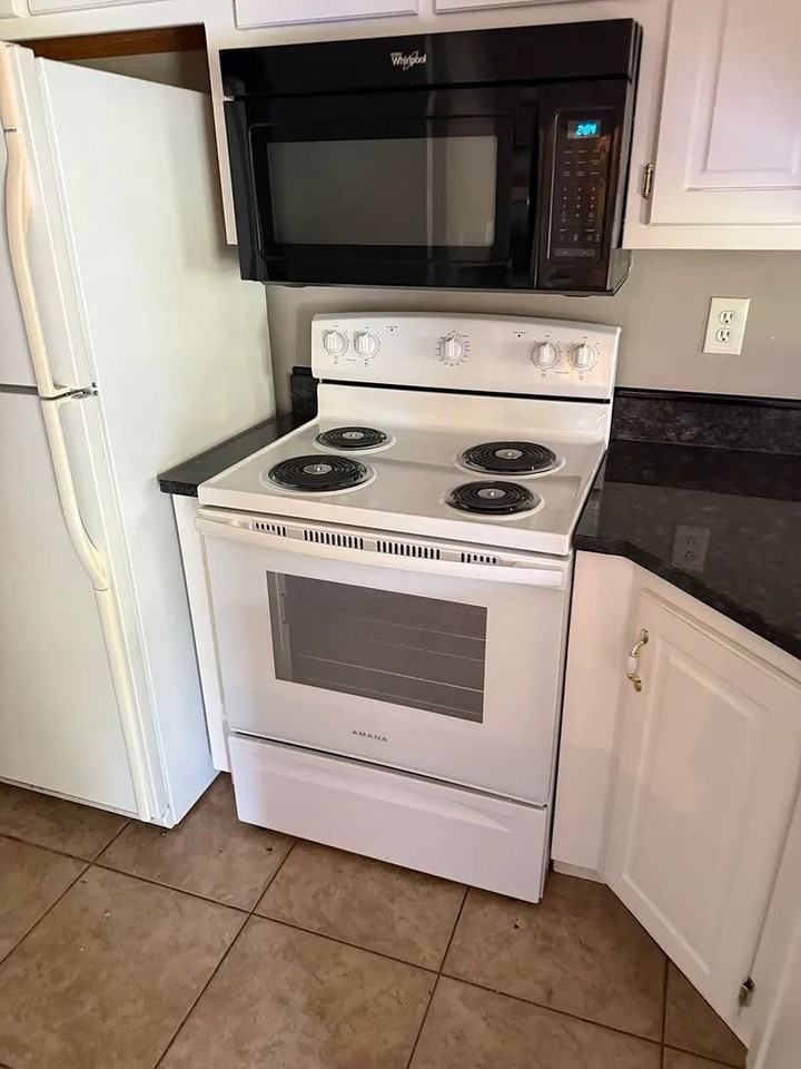 2400 Stowe Dr - Photo 5 of 9