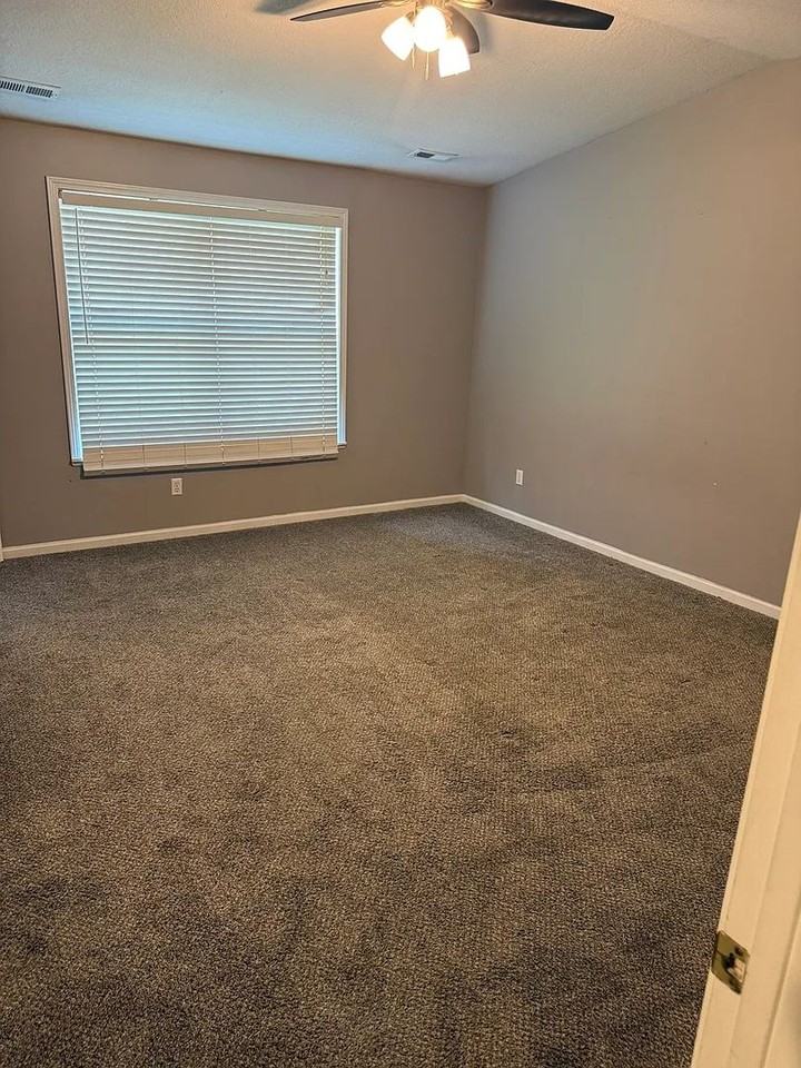 2400 Stowe Dr - Photo 7 of 9