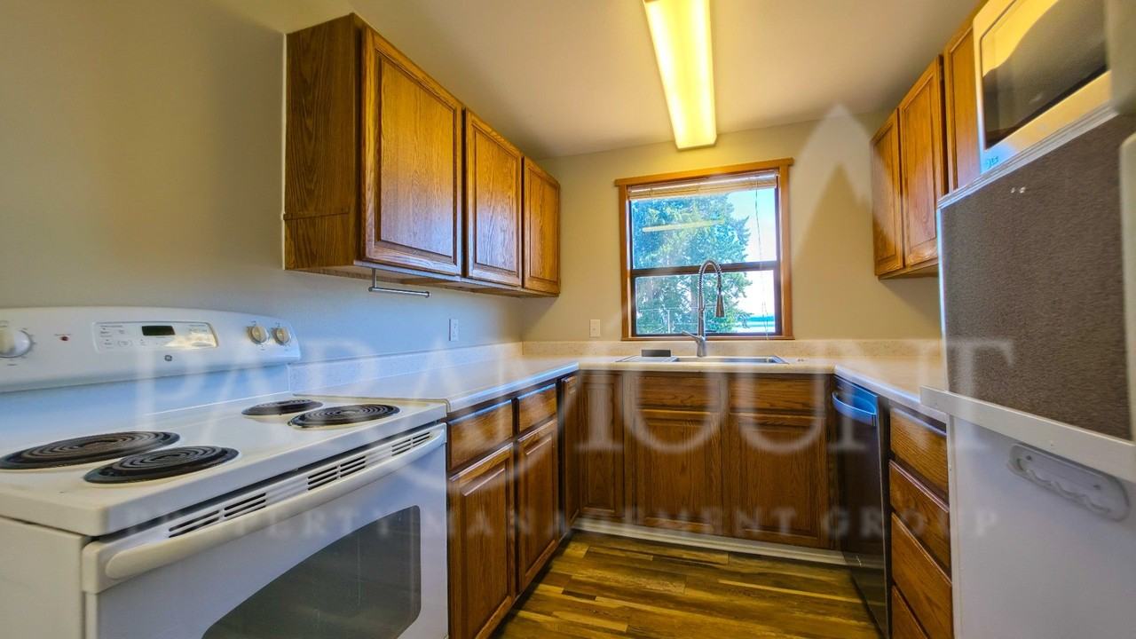 2461 1st Ave E - Photo 4 of 11