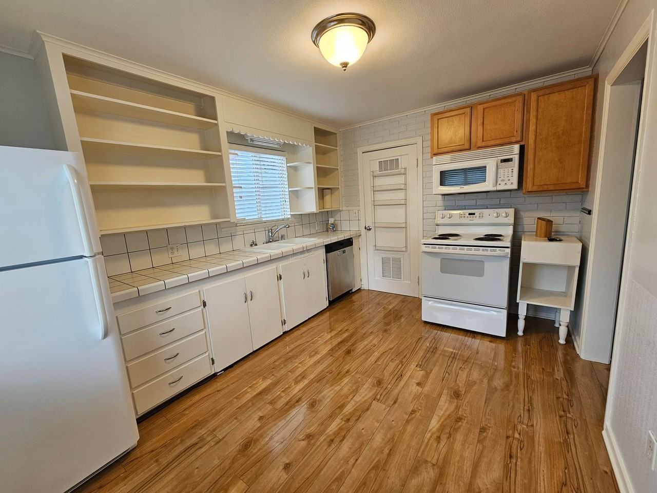 4523 N 16th St - Photo 6 of 24