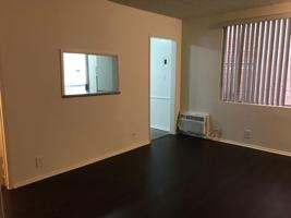 featured image of 7067 Hawthorn Ave