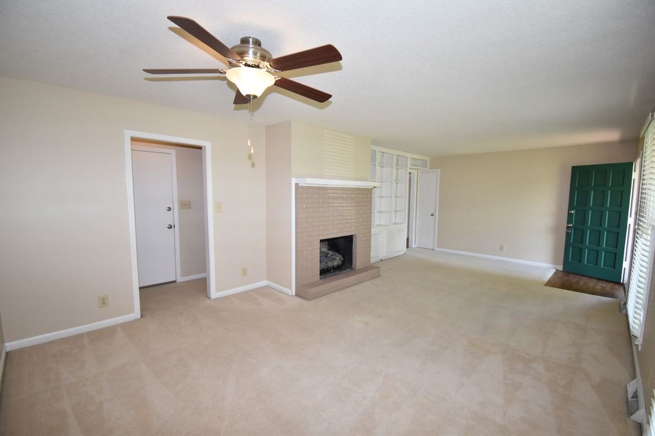 3049 Westchester Dr - Photo 4 of 36