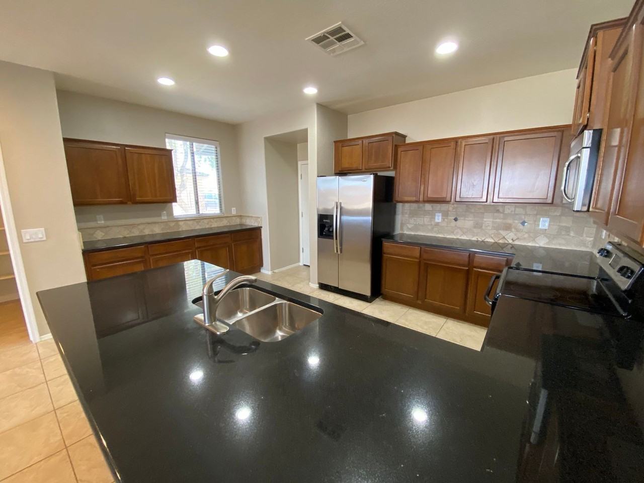 36971 W Oliveto Ave - Photo 6 of 32