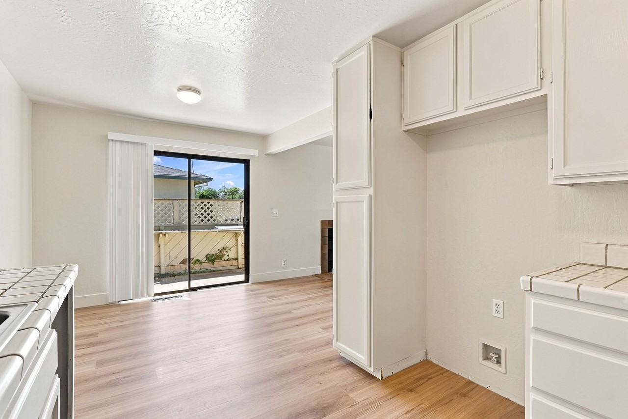 224 Green Meadow Dr Apt A - Photo 6 of 12