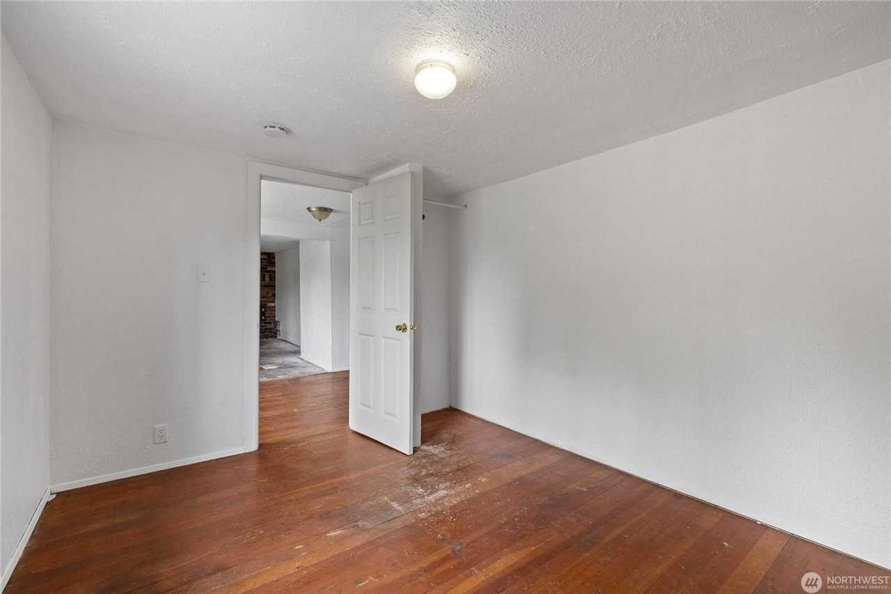 12413 Canyon Rd E - Photo 2 of 13