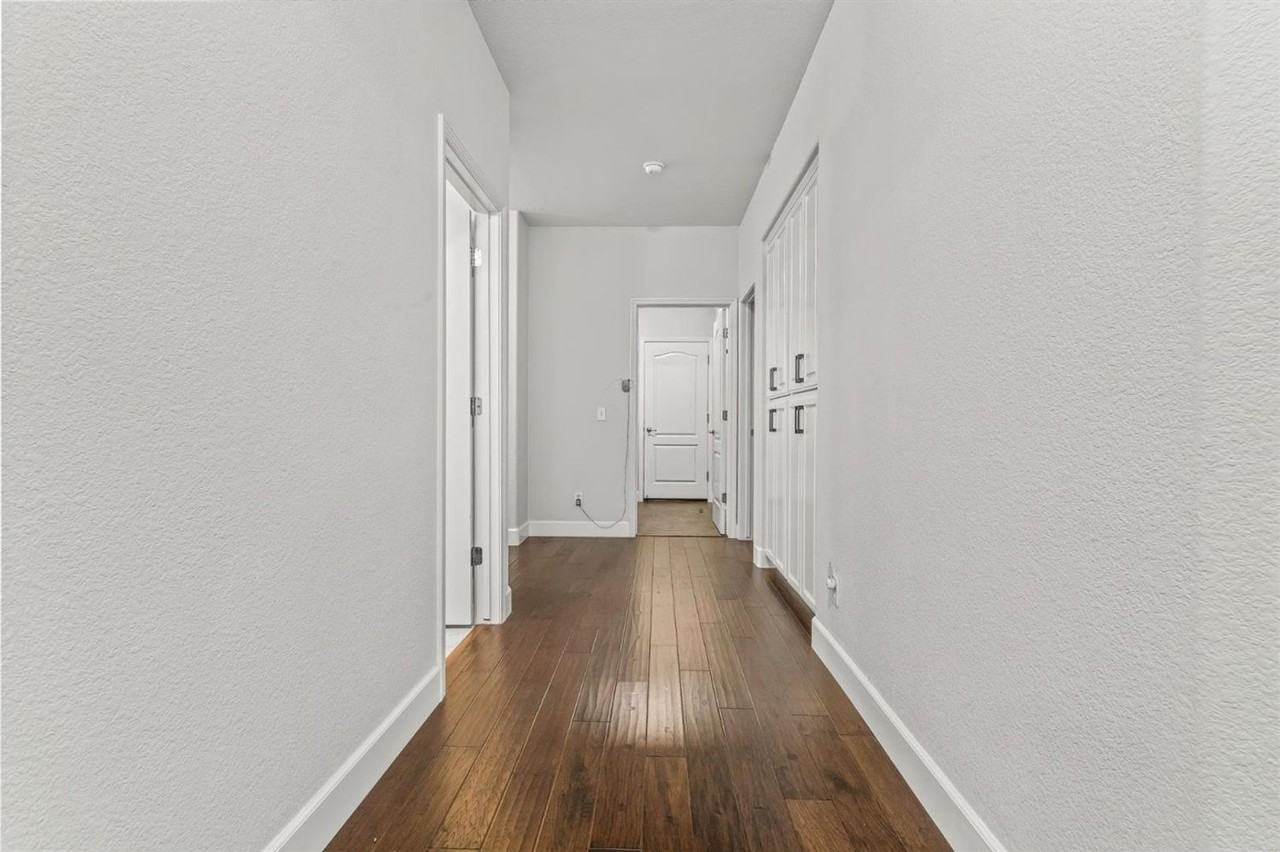 2921 Garzellis Way - Photo 4 of 44