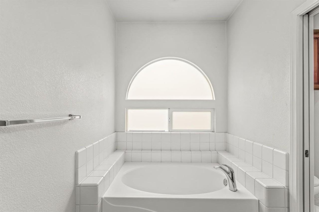 2921 Garzellis Way - Photo 3 of 44