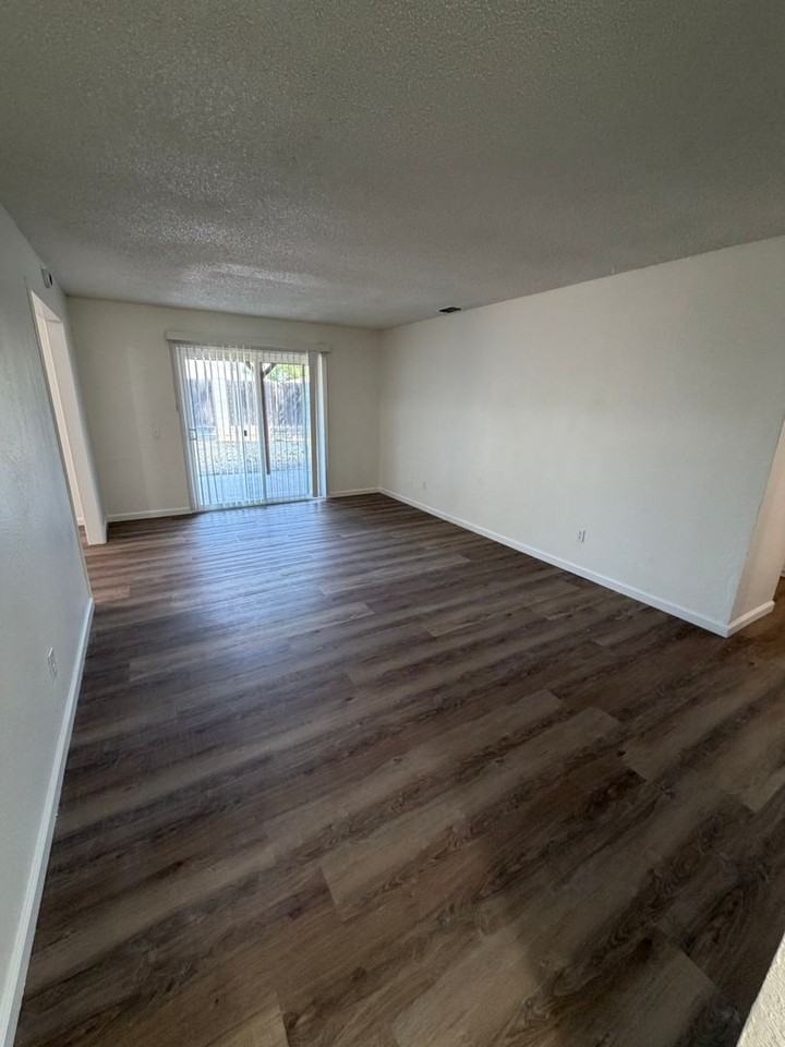 109 El Dorado Dr - Photo 4 of 13
