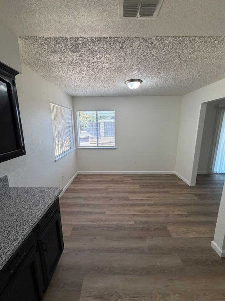 109 El Dorado Dr - Photo 6 of 13