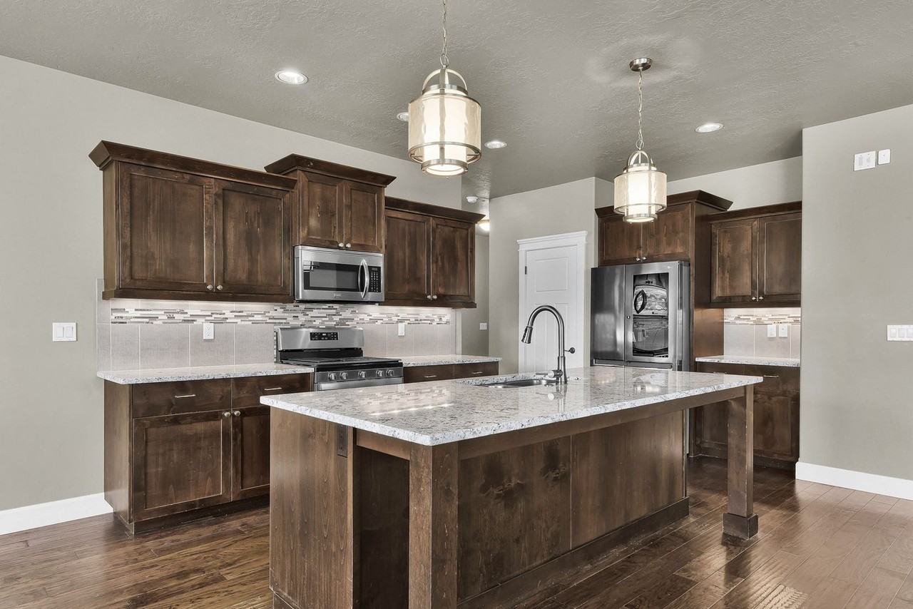 13470 S Stockbridge Way - Photo 3 of 50