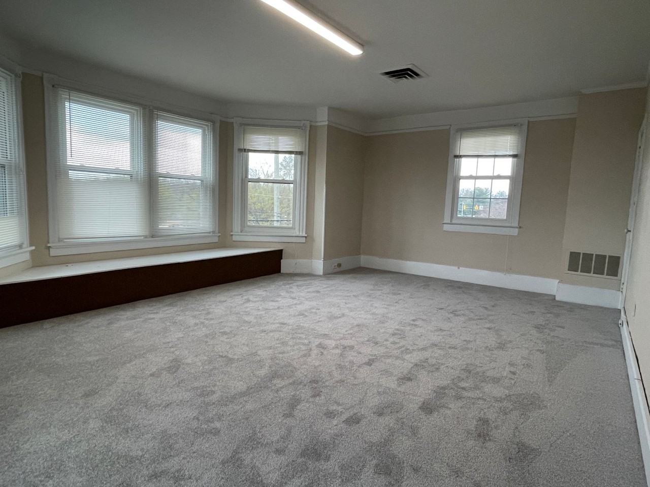 13510 Midlothian Tpke - Photo 2 of 33