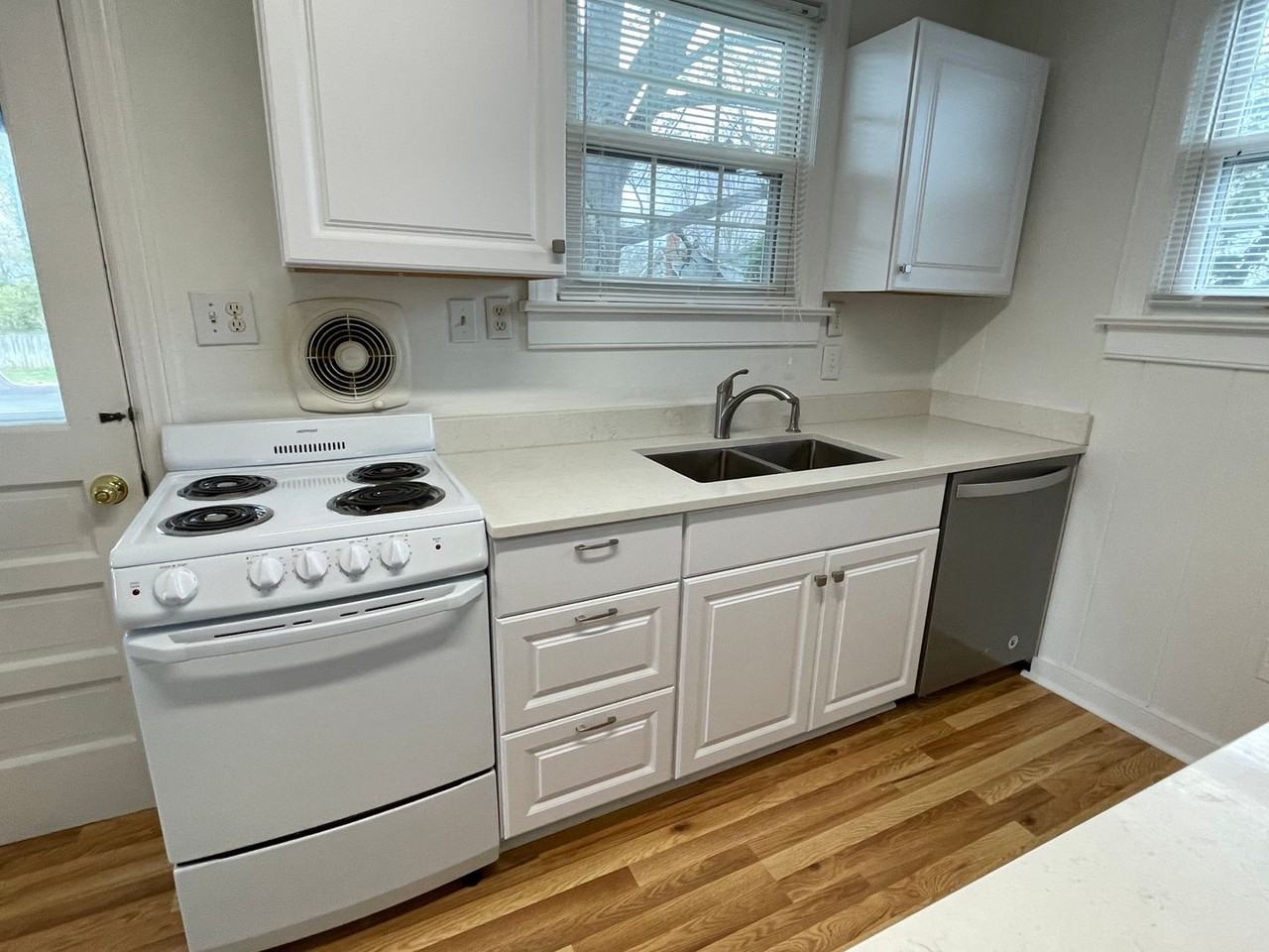 13510 Midlothian Tpke - Photo 5 of 33