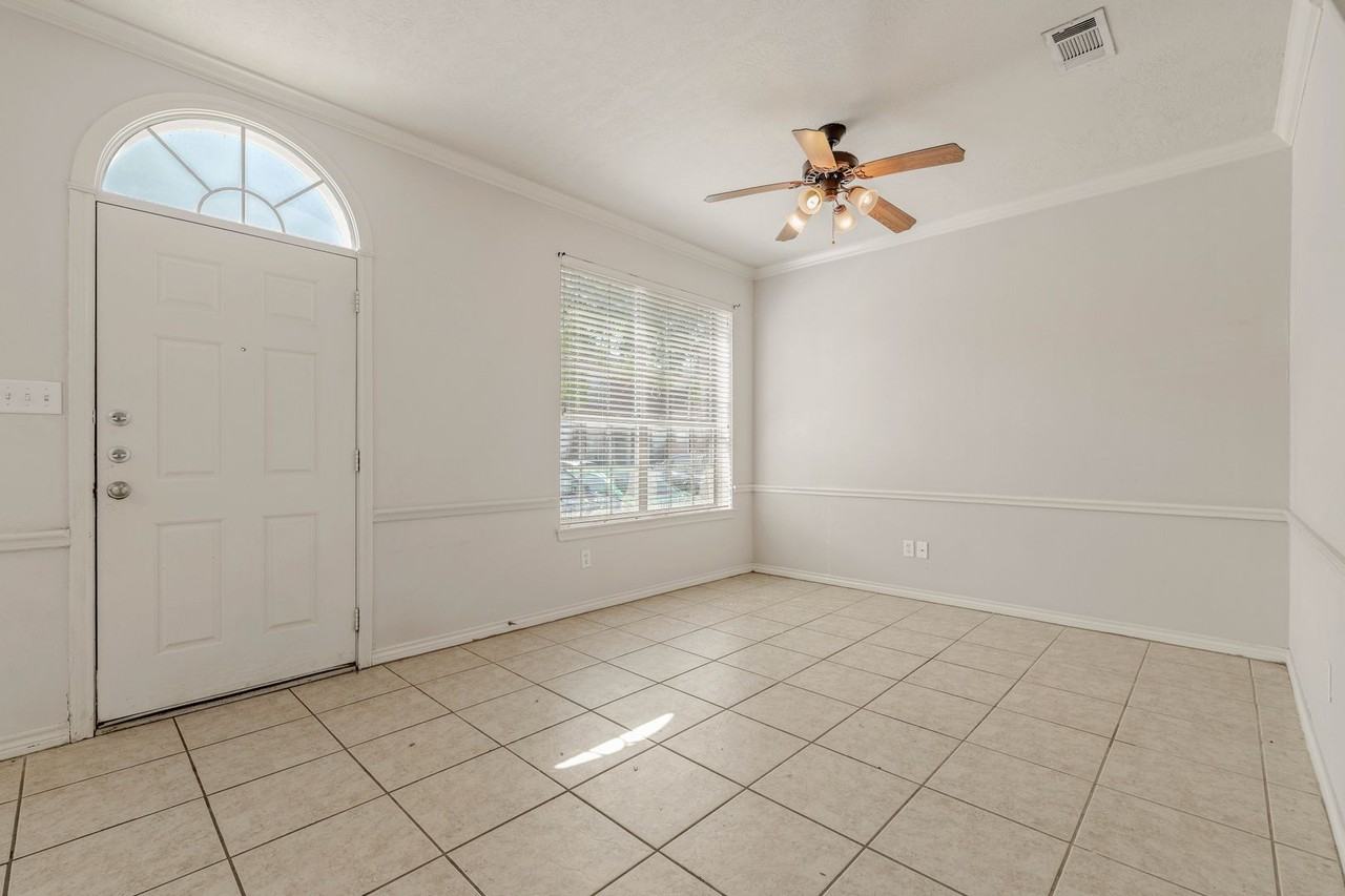 304 Forest Dr - Photo 4 of 20