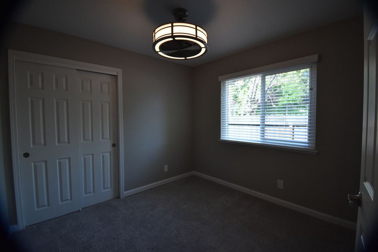 301 Willowwood Ct - Photo 7 of 16