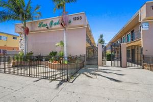 featured image of 1253 S Greenwood Ave