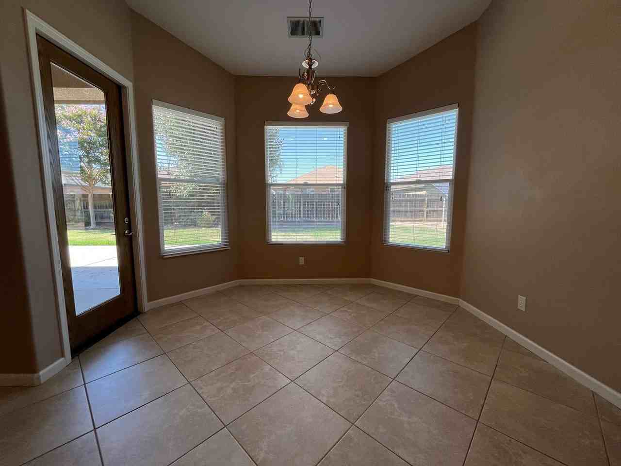 206 S Argyle Pl - Photo 5 of 22