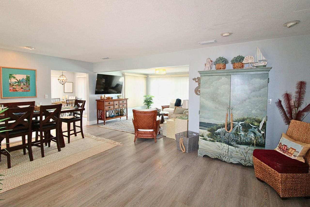 10128 Yacht Club Dr - Photo 5 of 26