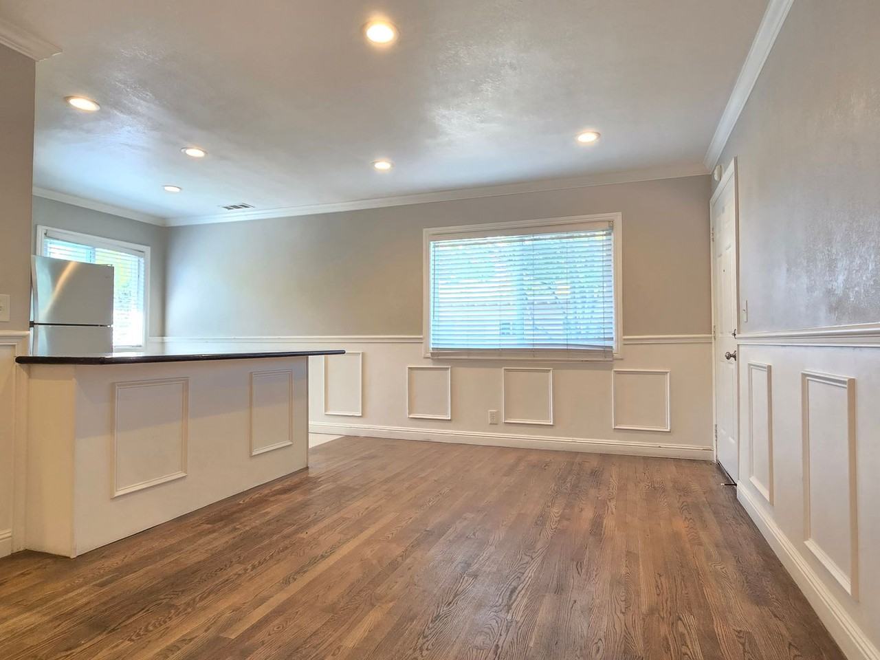 450 California St #8 - Photo 5 of 9
