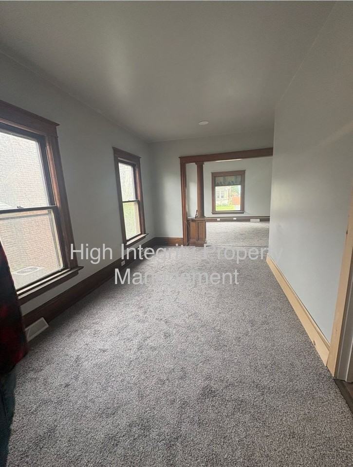 353 W Water St - Photo 5 of 8