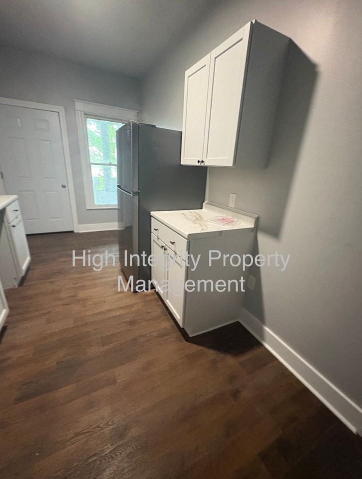 353 W Water St - Photo 6 of 8