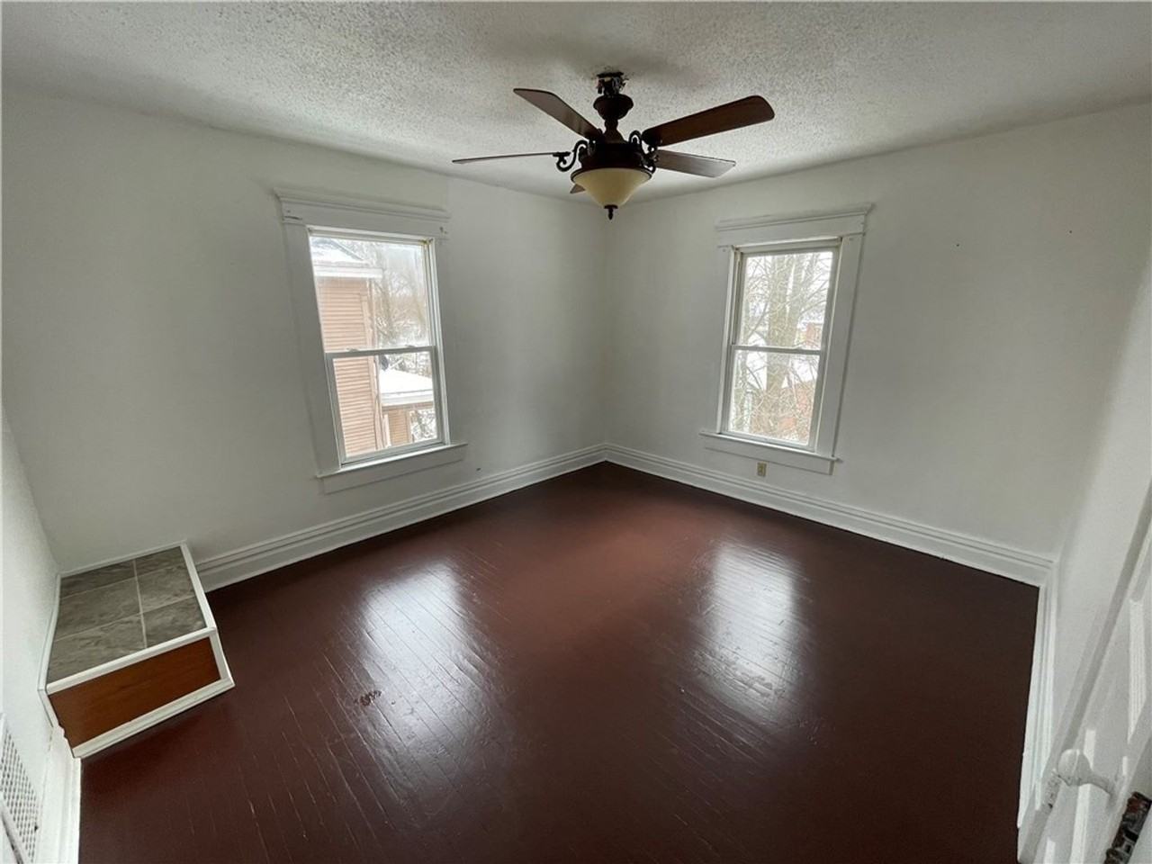 238 E Leasure Ave #2 - Photo 5 of 7