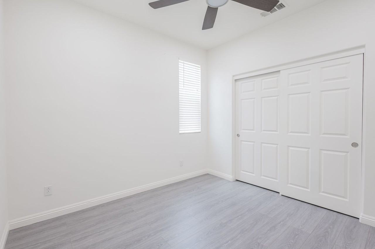 16220 Retreat Ct - Photo 6 of 50
