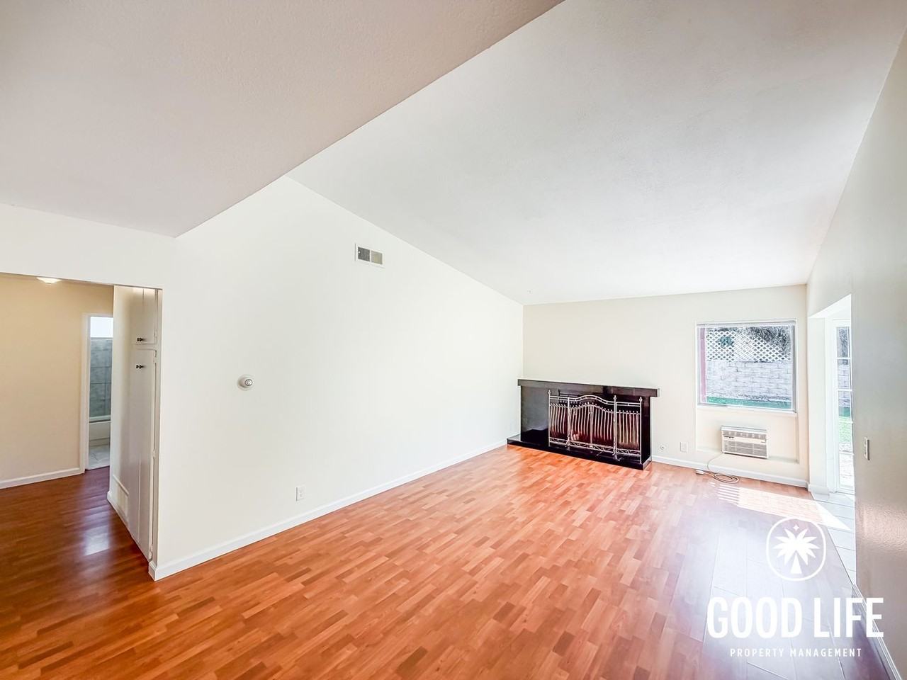6645 Amberly St - Photo 3 of 22