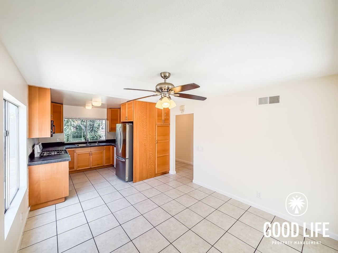6645 Amberly St - Photo 6 of 22