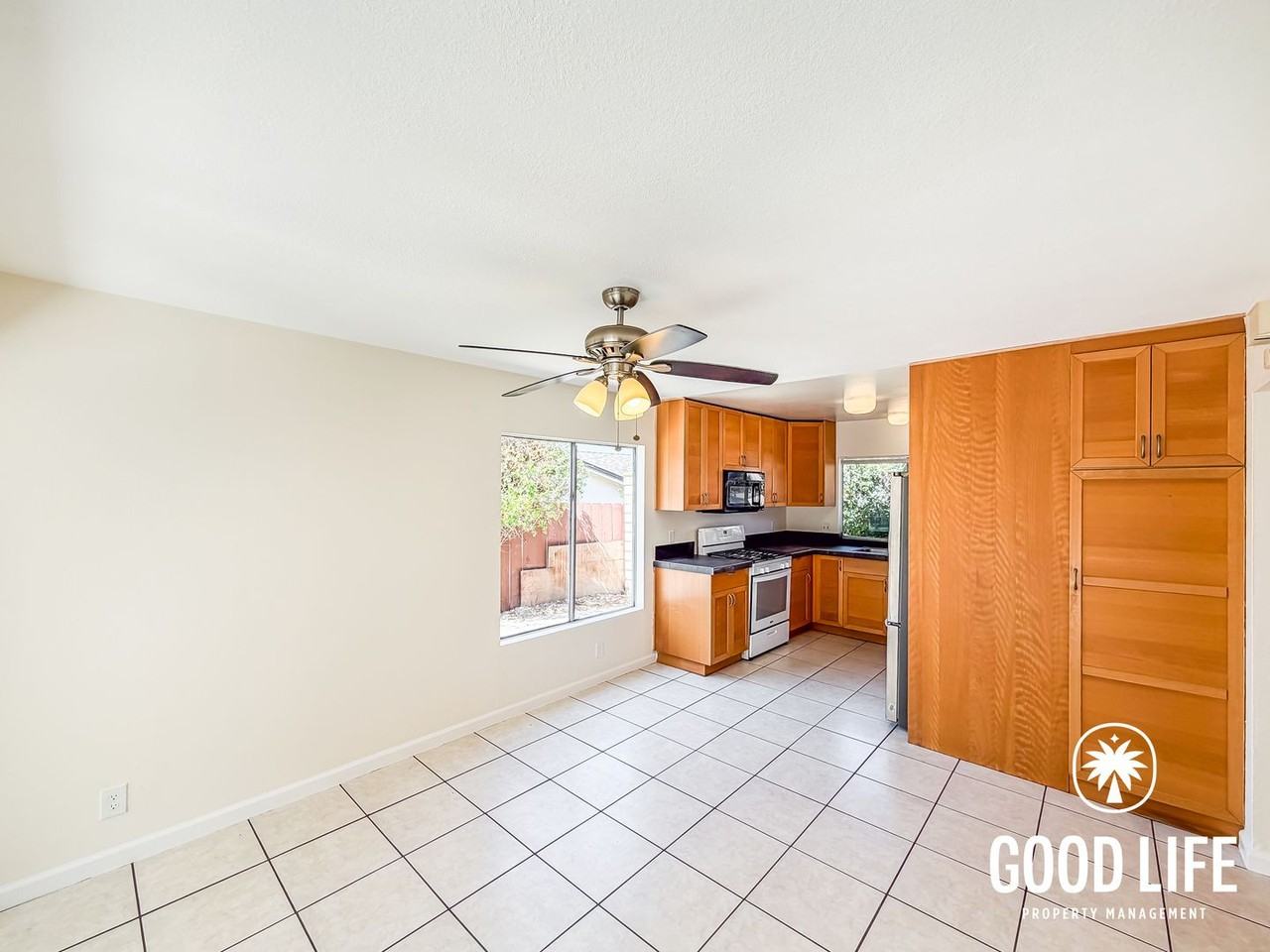6645 Amberly St - Photo 7 of 22