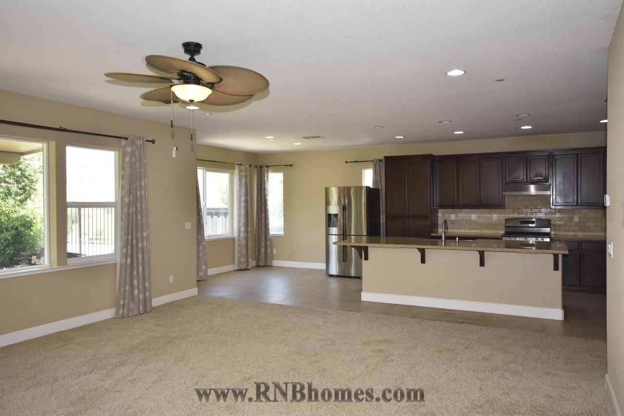 1416 Bicker Cir - Photo 3 of 18