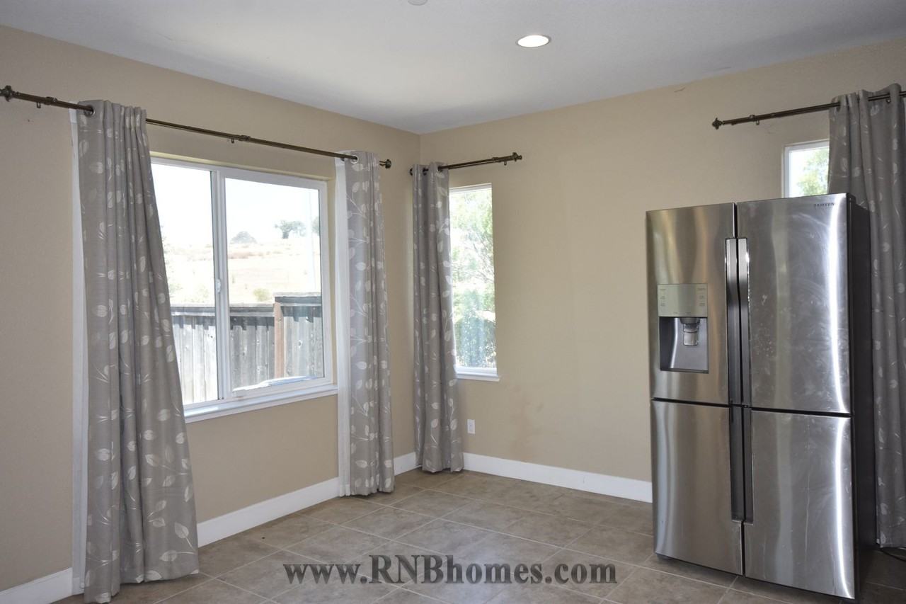 1416 Bicker Cir - Photo 4 of 18