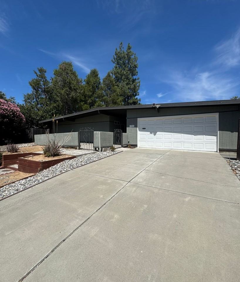 1503 Brown Dr - Photo 2 of 32